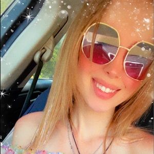 Meet your Posher, Dairian